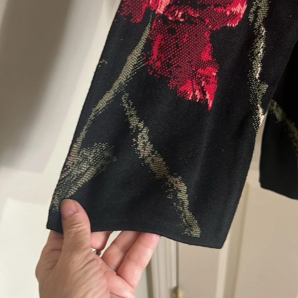 CHICOS knit sweater size 2 (12-14) in like new condition - Picture 4 of 6